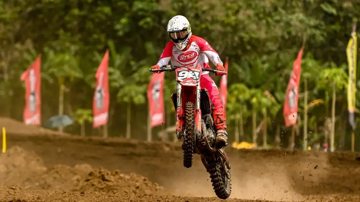 Double Podium, Arsenio dan CRF250R Melesat Kencang di Kejurnas Motocross Magelang