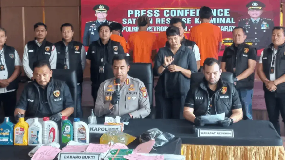Polisi Gerebek Pabrik Oli Palsu di Meruya, Keuntungan Capai Miliaran Rupiah