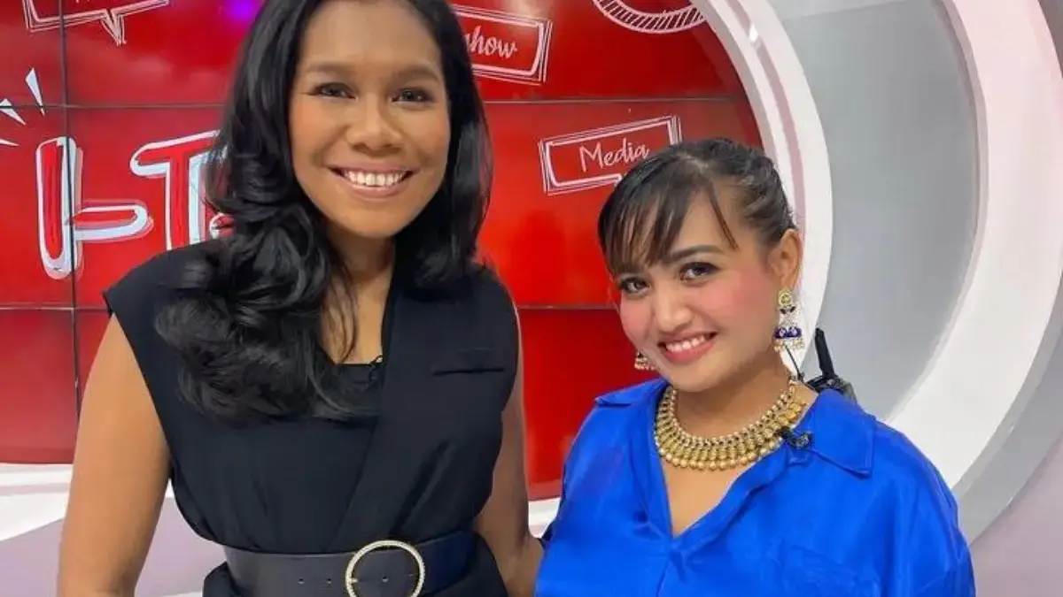 Potret Lina Mukherjee saat hadir di acara talkshow