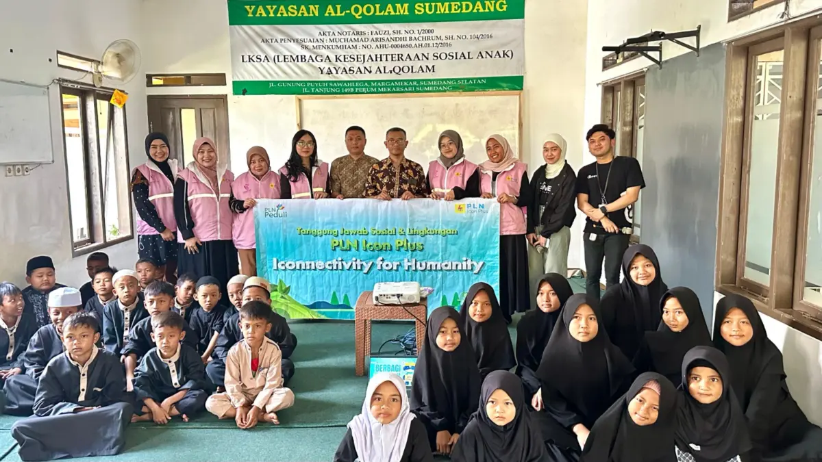 Srikandi PLN Icon Plus SBU Regional Jawa Barat menunjukkan kepeduliannya terhadap dunia anak