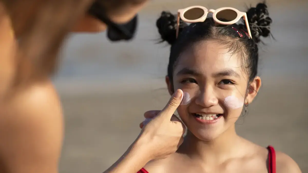 Rekomendasi Sunscreen Aman untuk Remaja: Lindungi Kulit Sejak Dini!