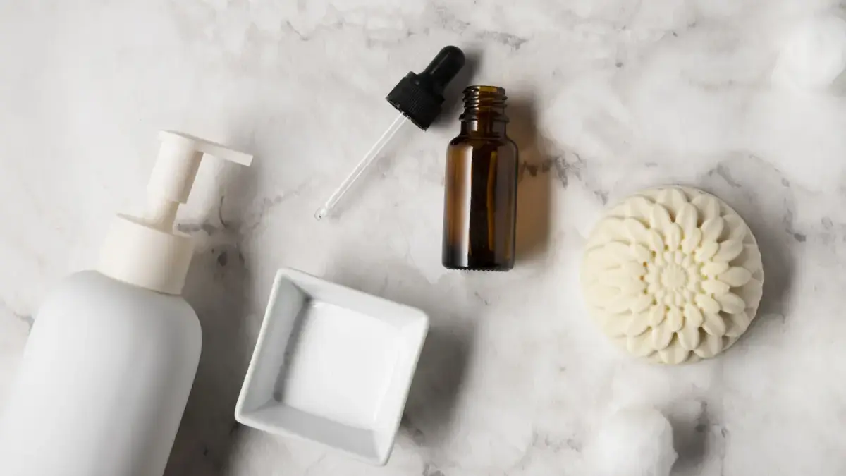 10 Rekomendasi Skincare Lokal Terbaik untuk Kulit Berjerawat 