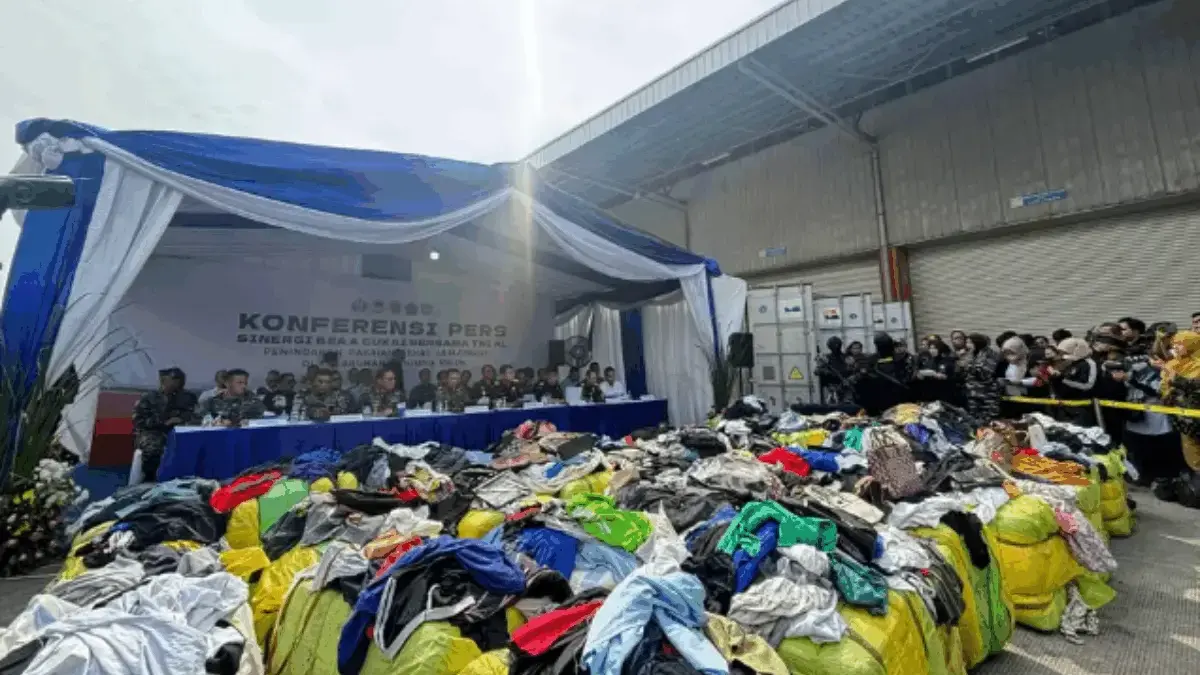 Bea Cukai dan TNI AL Gagalkan Penyelundupan Pakaian Bekas Rp 1,51 Miliar di Tanjung Priok