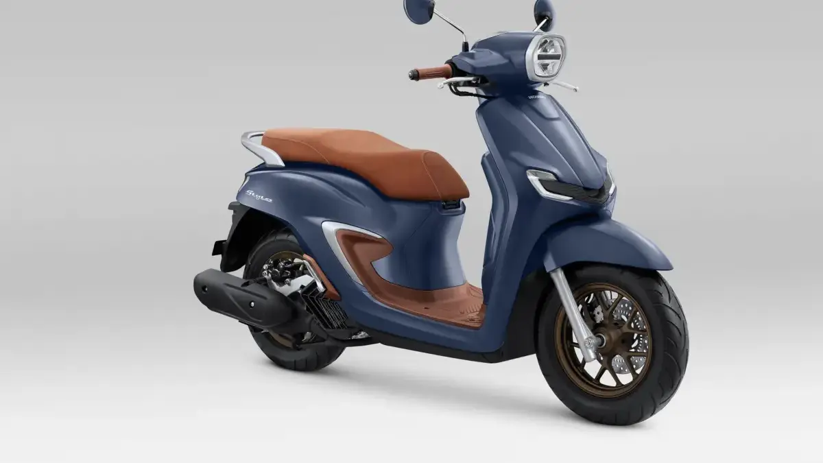 PT Astra Honda Motor (AHM) memperluas pilihan warna menarik pada skutik premium fashionable 160cc