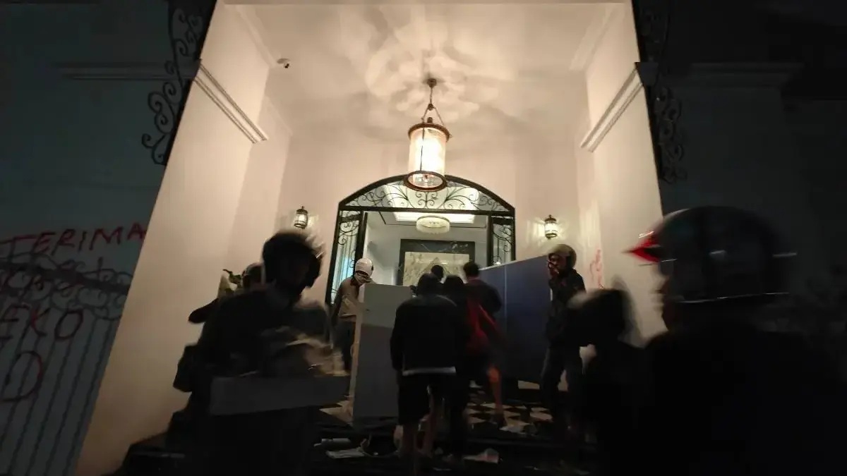 Rumah Eko Patrio Dijarah