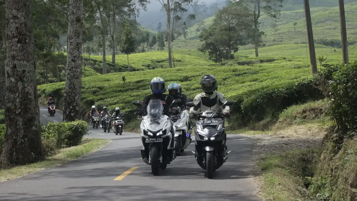 Keselamatan berkendara dimulai dari kebiasaan yang benar.