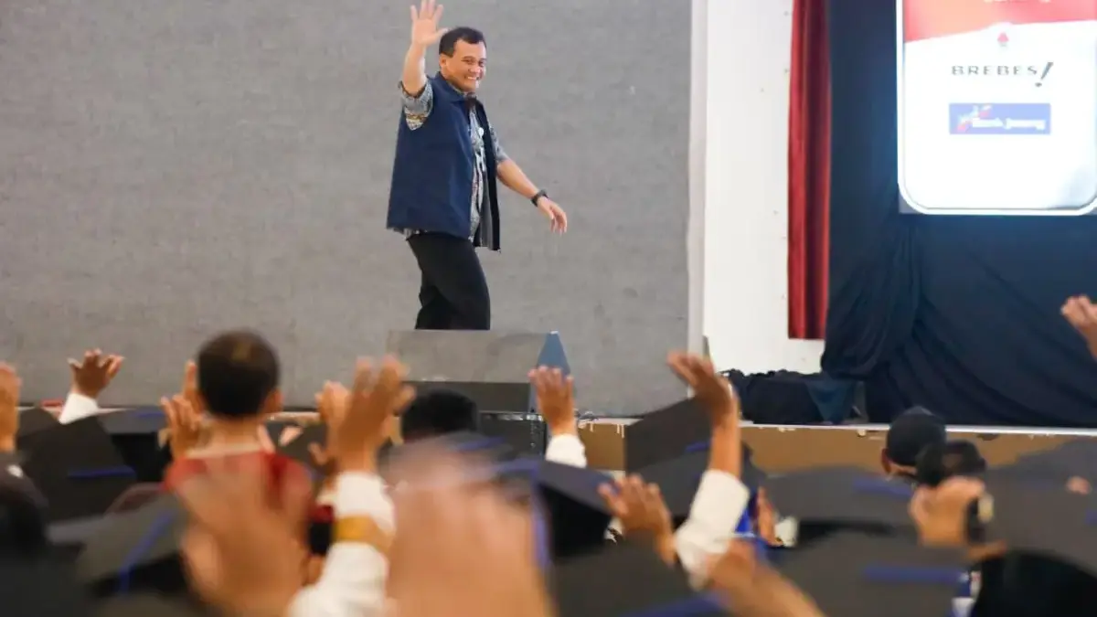 Sebanyak 2.000 keluarga penerima manfaat (KPM) di Kabupaten Brebes resmi keluar dari data kemiskinan