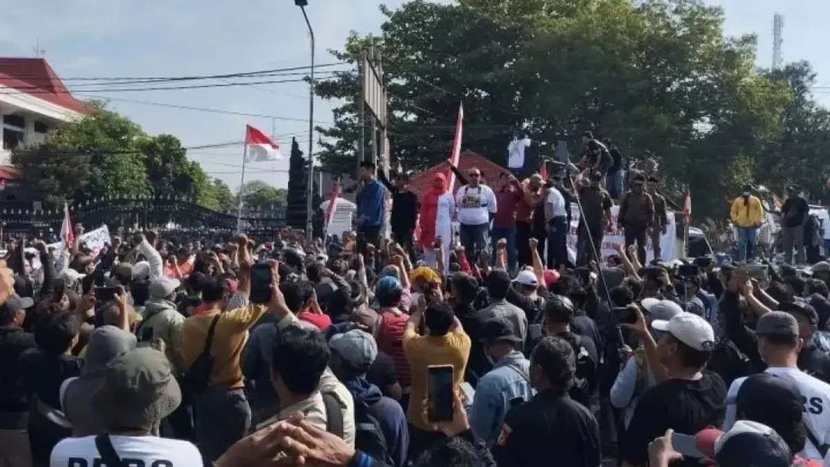Ledakan Protes: Kenaikan Pajak Daerah Memicu Keberatan Warga dan Tekanan Terhadap Pemerintah Pusat