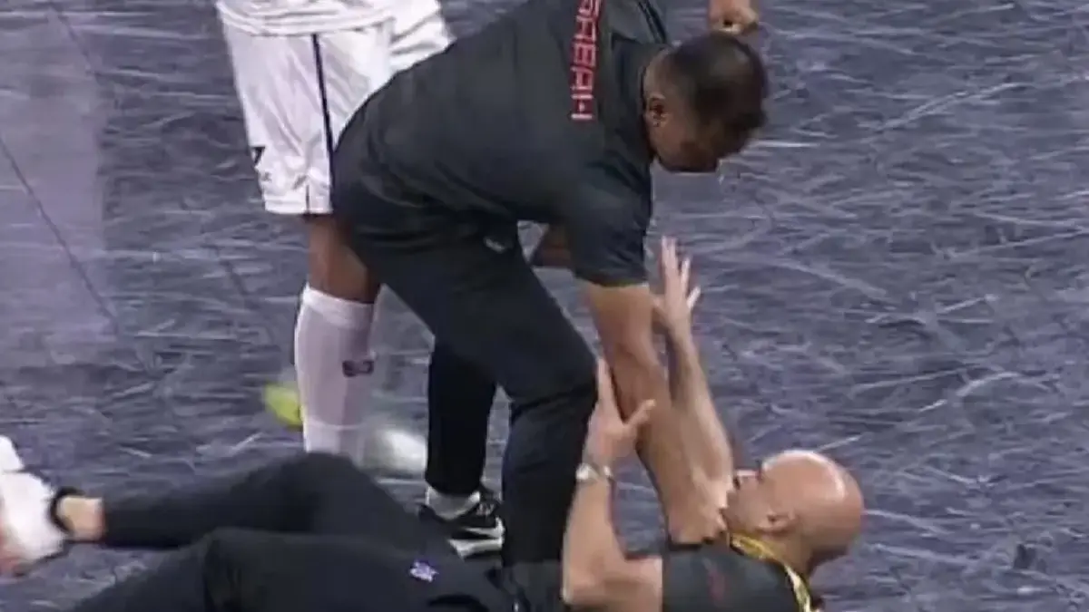 Kalah Dramatis dari JDT, Pelatih Sabah Pingsan Dipukul Stafnya Sendiri