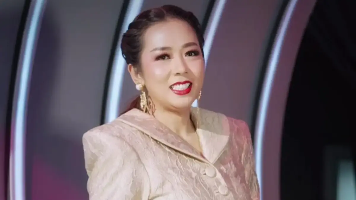 Potret Shoimah saat menjadi juri D Academy 7