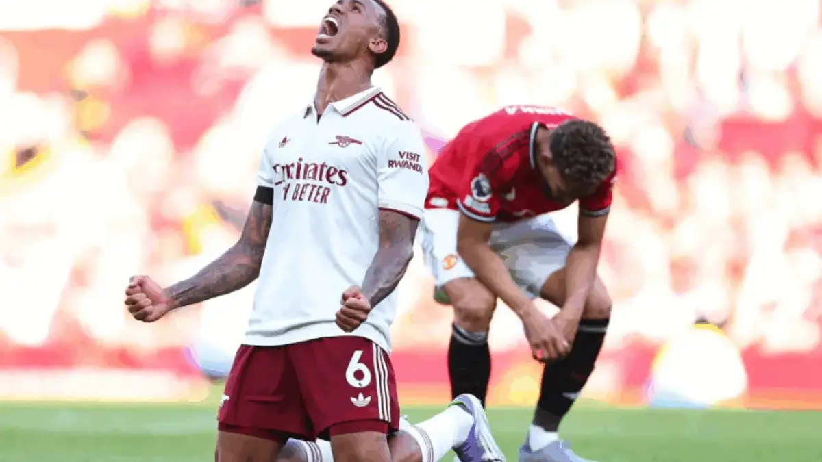 Arsenal Tumbangkan Manchester United di Old Trafford, Calafiori Jadi Pahlawan Kemenangan