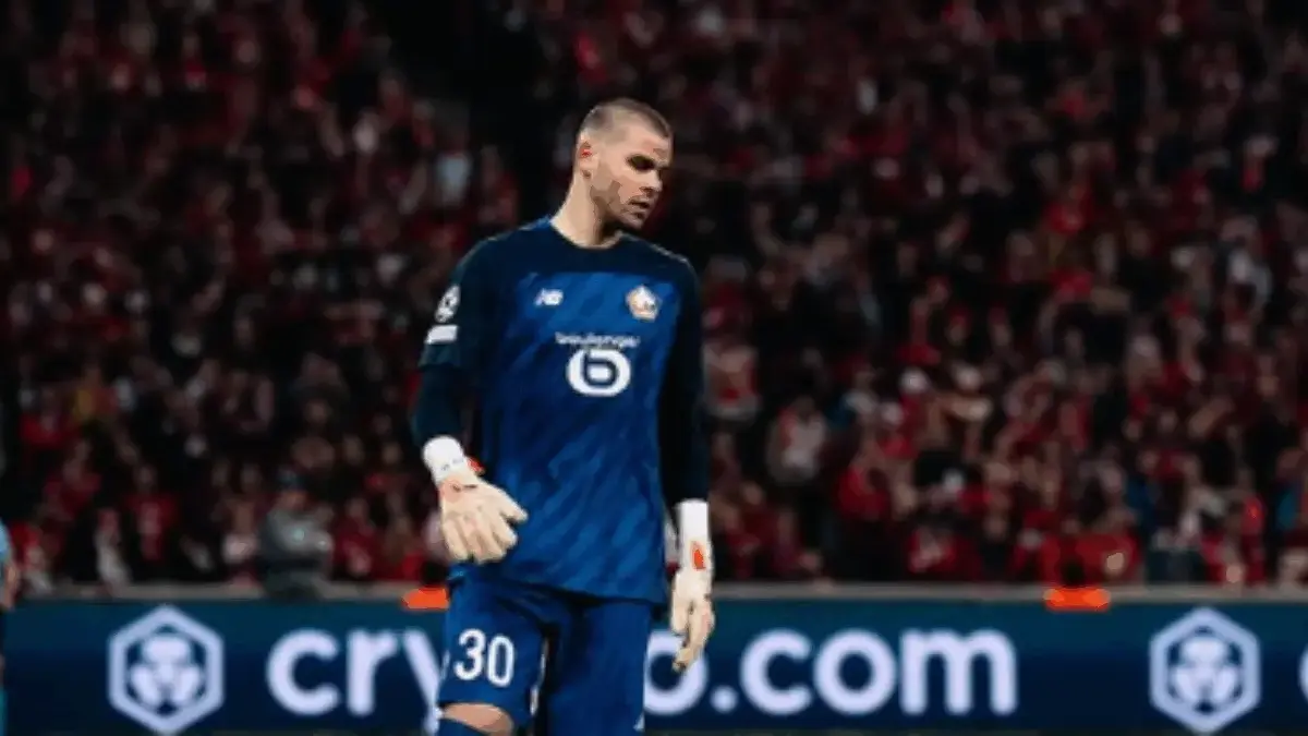 PSG Capai Tahap Akhir Transfer Lucas Chevalier dari Lille Senilai €40 Juta