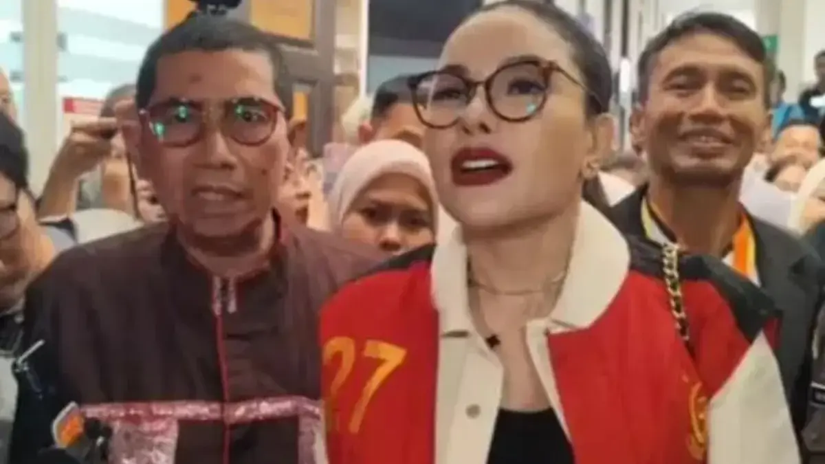 Tangkapan layar Nikita Mirzani saat menjalani sidang