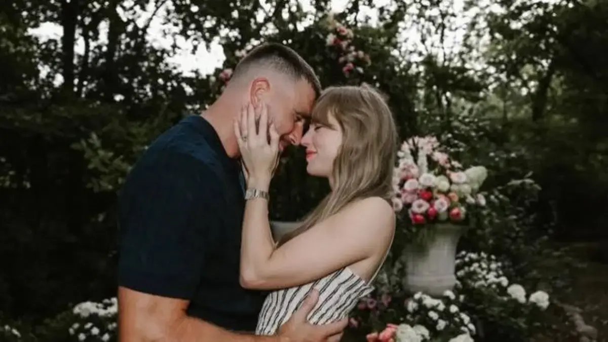Potret pertunangan Taylor Swift dengan Travis Kelce