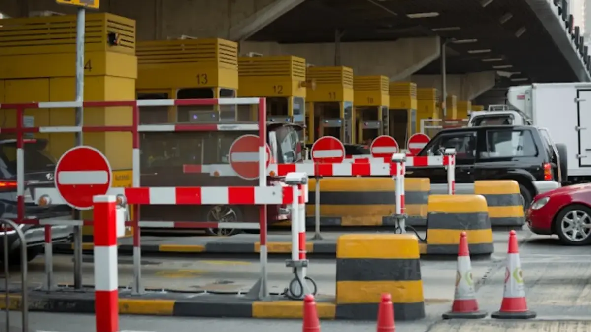 Layanan top up e-toll di gardu tol Purbaleunyi resmi ditiadakan
