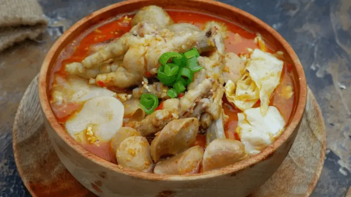 5 Bahaya Sering Makan Seblak, Nomor 3 Bikin Kaget!