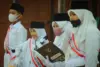 Upacara 17 Agustus di Sekolah