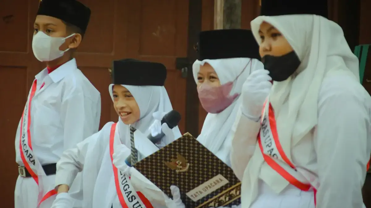 Upacara 17 Agustus di Sekolah
