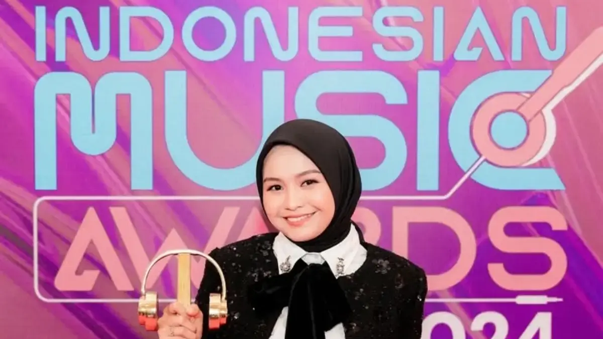 Potret Salma Salsabil di Indonesian Music Awards 2024