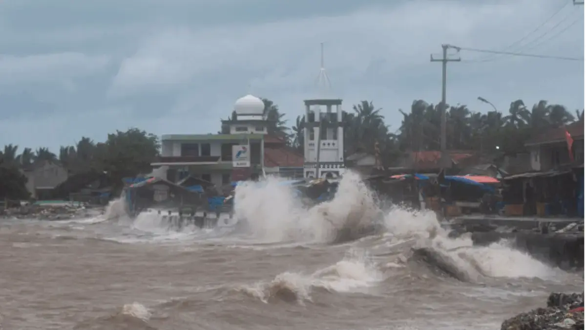 BMKG Ingatkan Potensi Gelombang Tinggi 4 Meter di 14 Perairan Indonesia, 24 September 2025