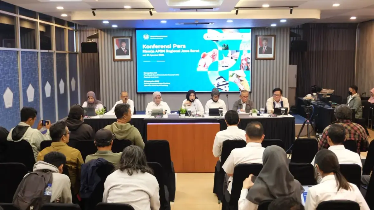 Perwakilan Kementerian Keuangan Jawa Barat menyampaikan kinerja Anggaran Pendapatan dan Belanja (APBN) Jawa