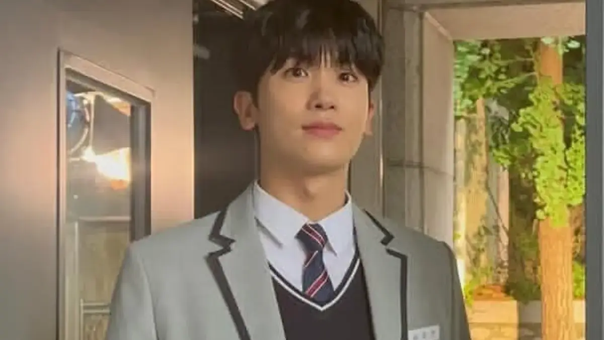 Potret aktor Park Hyung Sik