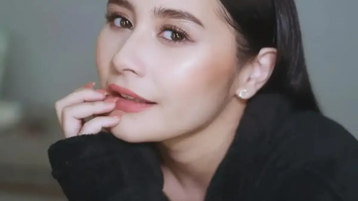 Potret Prilly Latuconsina