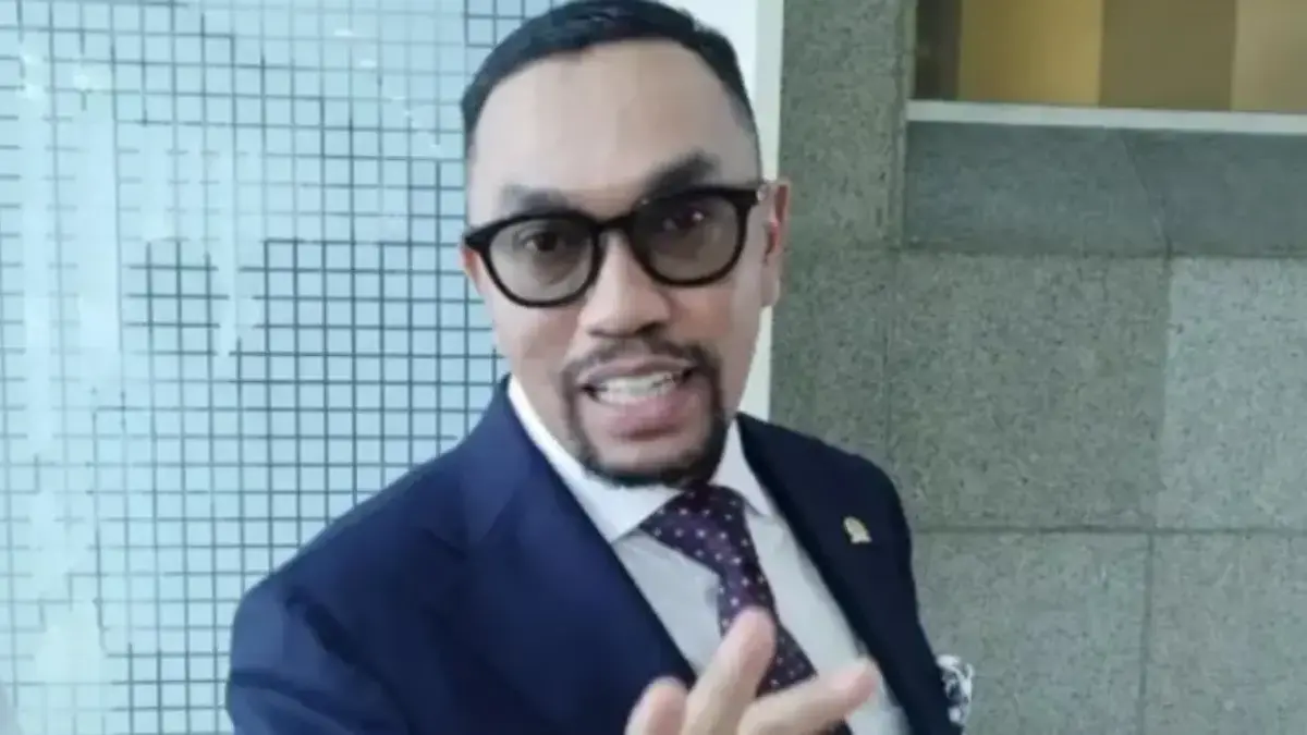 Potret Ahmad Sahroni