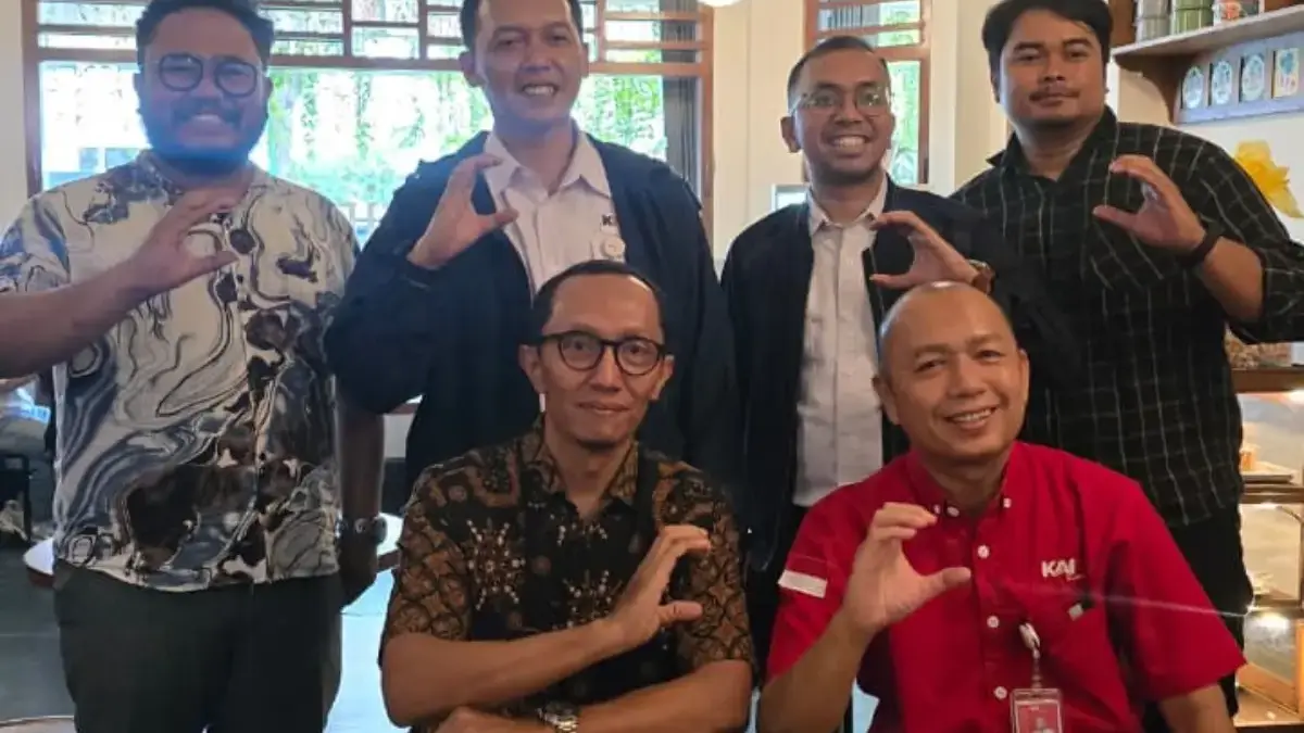 PLN Icon Plus SBU Regional Jawa Barat Kunjungi KCI di Hari Pelanggan Nasional