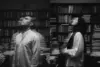 Prompt AI Edit Foto Aesthetic di Tumpukan Buku