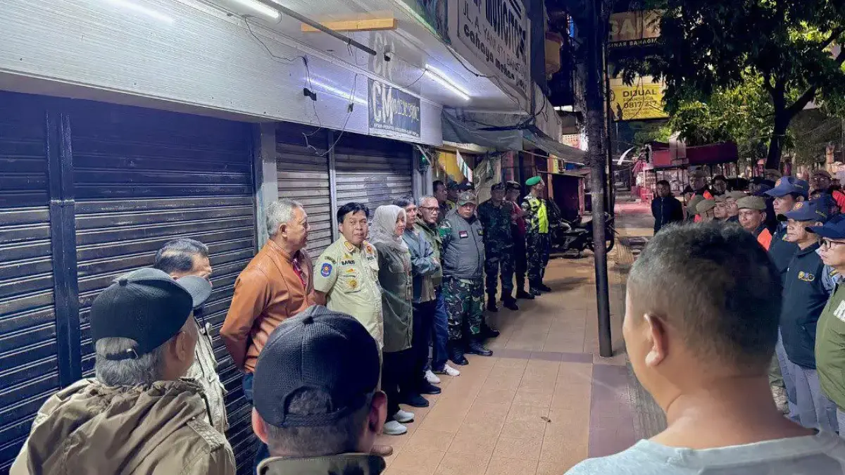 Patroli rutin dan penindakan hukum bagi pembuang sampah di Kota Bandung
