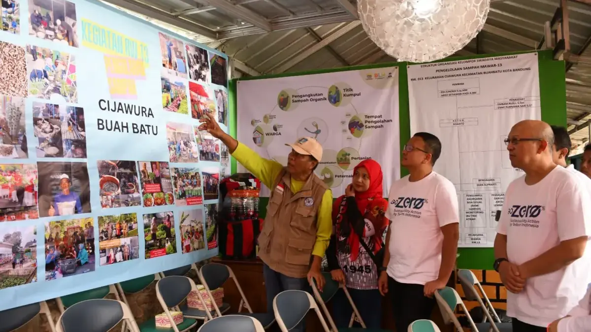 Telkom Dukung Pengelolaan Sampah Desa Cijaura Bandung Lewat Greenhouse & Tempat Sampah Organik