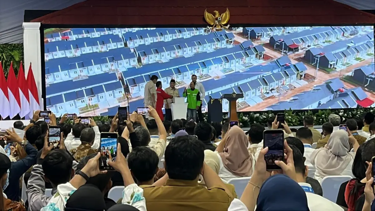 Acara Akad Massal KPR Sejahtera FLPP 25.000 Unit, dan Penyerahan Simbolis Kunci Rumah bersama Presiden Prabowo