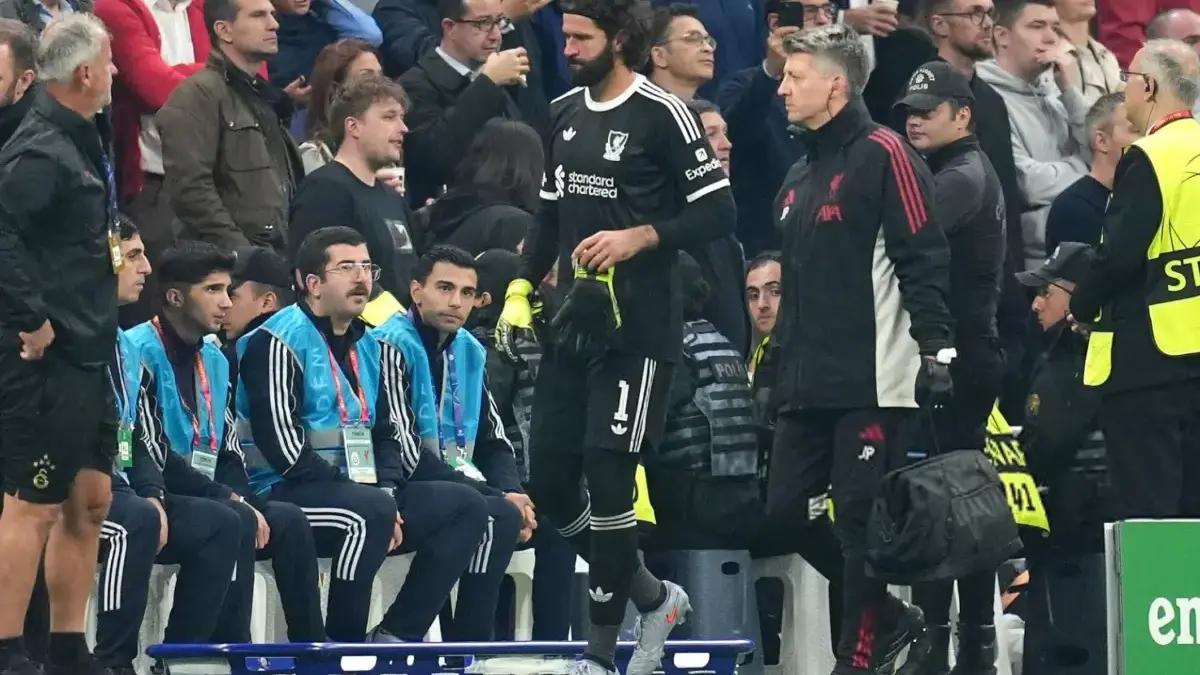 Cedera Hamstring, Alisson Becker Absen Enam Pekan dan Lewatkan Laga Penting Liverpool