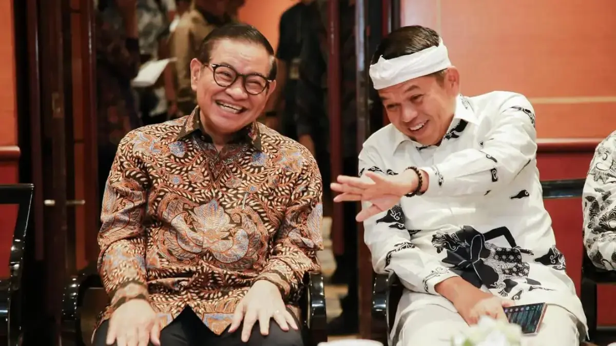 Gubernur DKI Jakarta Pramono Anung (kiri), dan Gubernur Jawa Barat Dedi Mulyadi (kanan)
