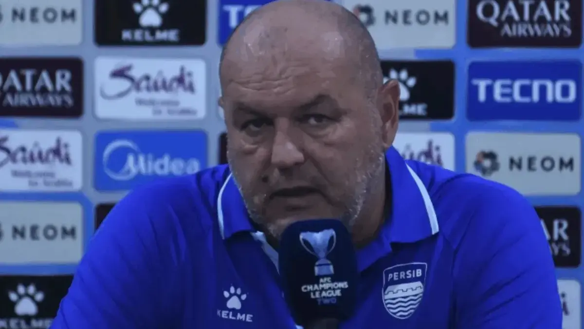 Bojan Hodak Minta Persib Bandung Tak Remehkan PSBS Biak di BRI Super League