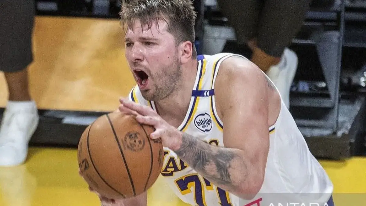 Cedera Luka Doncic Jadi Pukulan Berat Bagi Los Angeles Lakers di Awal Musim NBA Cedera Luka Doncic Jadi Pukulan Berat Bagi Los Angeles Lakers di Awal Musim NBA