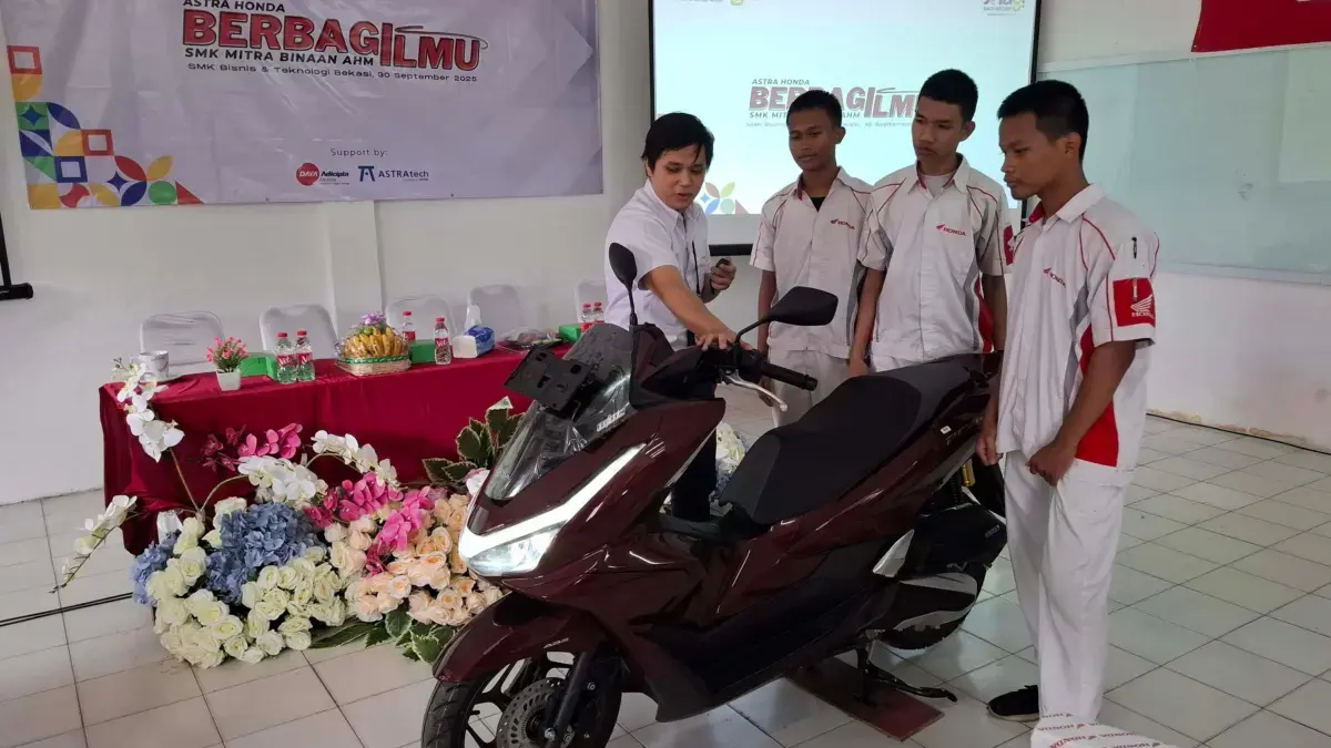 Astra Honda Berbagi Ilmu bersama SMK Bisnis dan Teknologi Bekasi