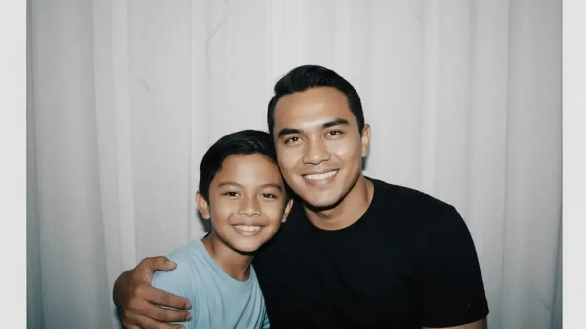 Hasil edit AI foto Polaroid Bareng Masa Kecil