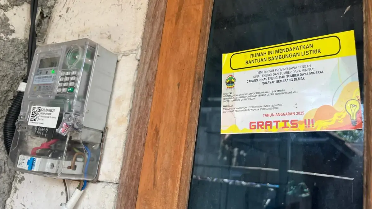 Pemprov Jateng salurkan 1.000 sambungan listrik gratis kepada masyarakat kurang mampu, pada 2025.