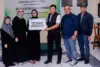 PLN Icon Plus dan PNM mengunjungi Panti Sosial Bakti Pertiwi dan Panti Asuhan Bayi Sehat di Bandung.