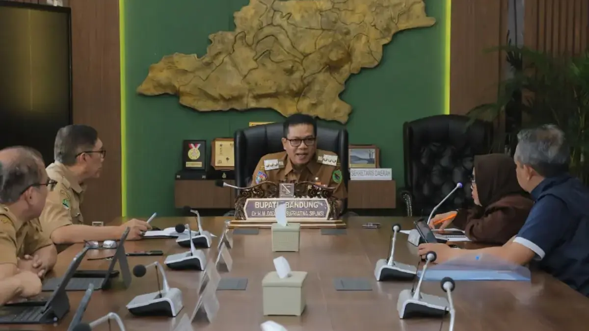 - Pemerintah Kabupaten (Pemkab) Bandung memaparkan inovasi dan praktik terbaik (best practice)