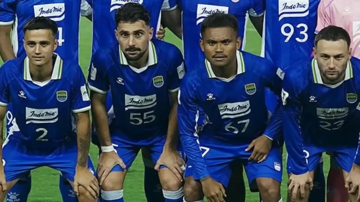 Eliano Reijnders dan Frans Putros