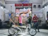 Karya Honda Dream Ride Project dari Vulla Hendrata (Ultimate Custom) mendapatkan apresiasi dari perwakilan