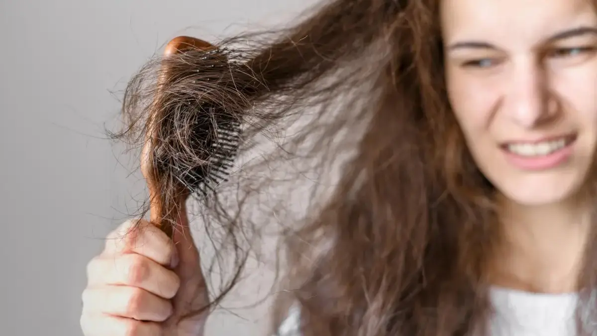 Tips Merawat Rambut Kering dan Bercabang dengan Bahan Alami di Rumah
