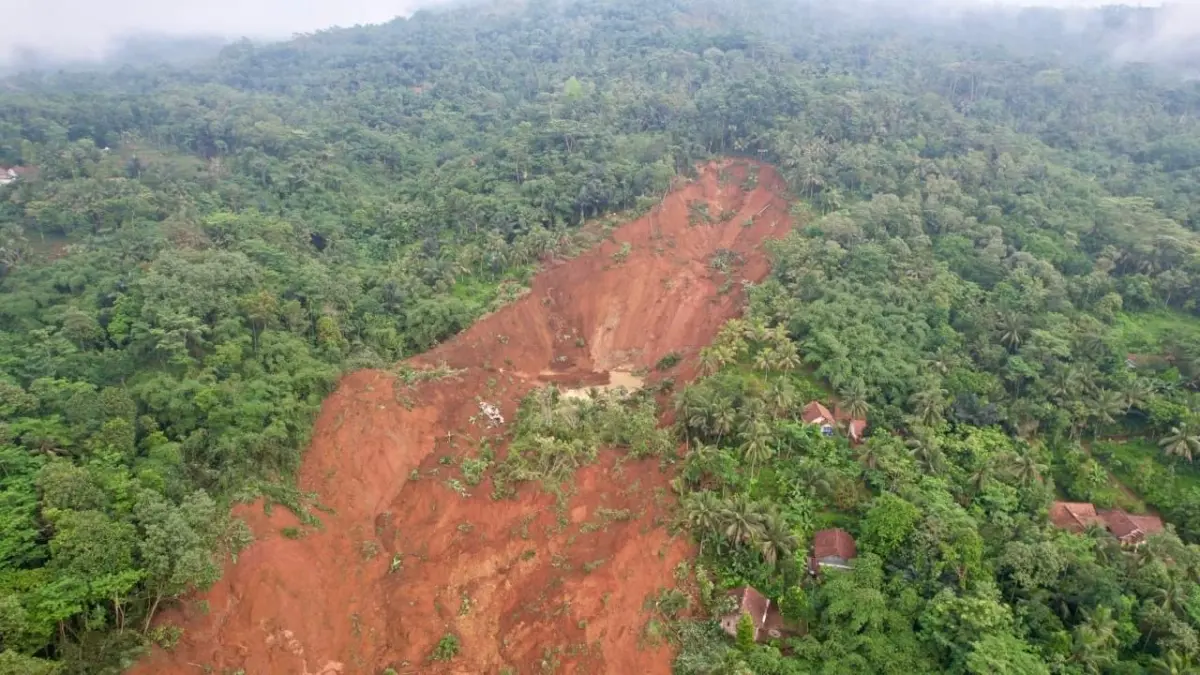 Pascalongsor di Cibeunying Cilacap, Gubernur Ahmad Luthfi Imbau Tingkatkan Kewaspadaan Pascalongsor di Cibeunying Cilacap, Gubernur Ahmad Luthfi Imbau Tingkatkan Kewaspadaan