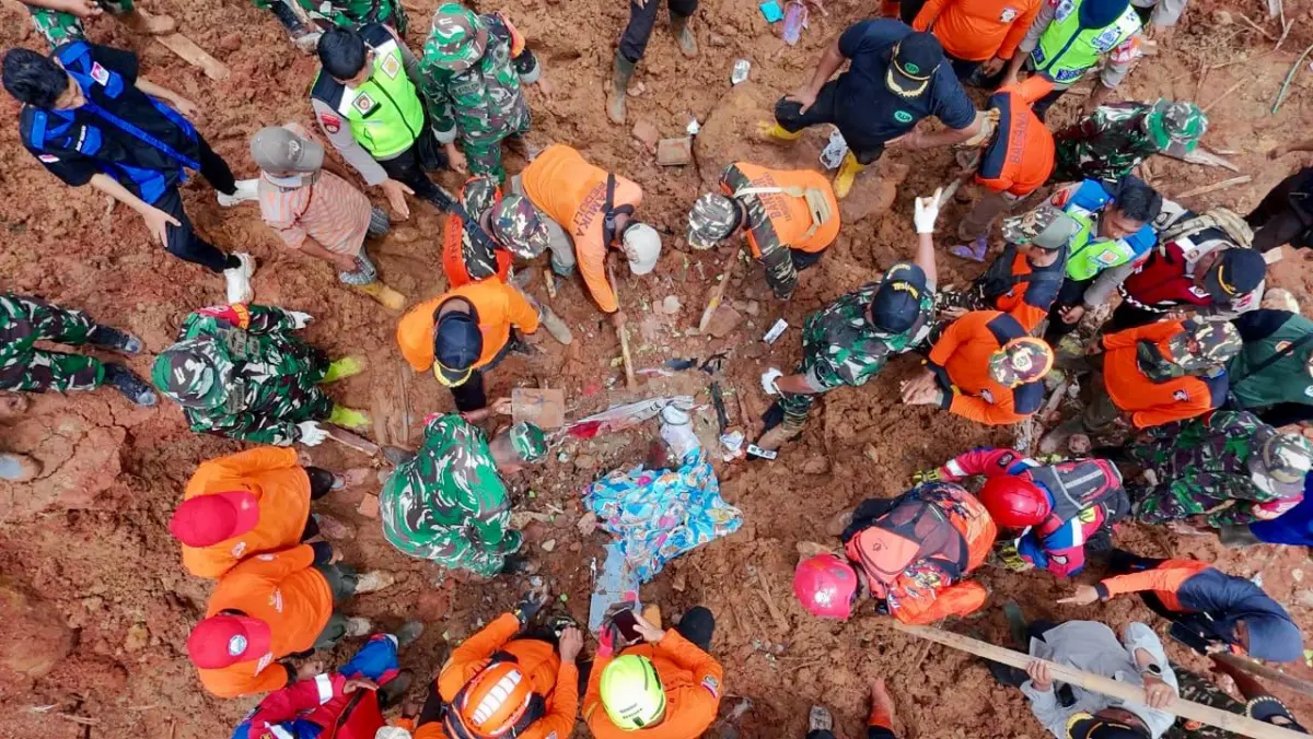 Pencarian Korban Longsor Cibeunying Cilacap Terus Dilakukan, 6 Korban Ditemukan di Hari Ketiga Pencarian Korban Longsor Cibeunying Cilacap Terus Dilakukan, 6 Korban Ditemukan di Hari Ketiga