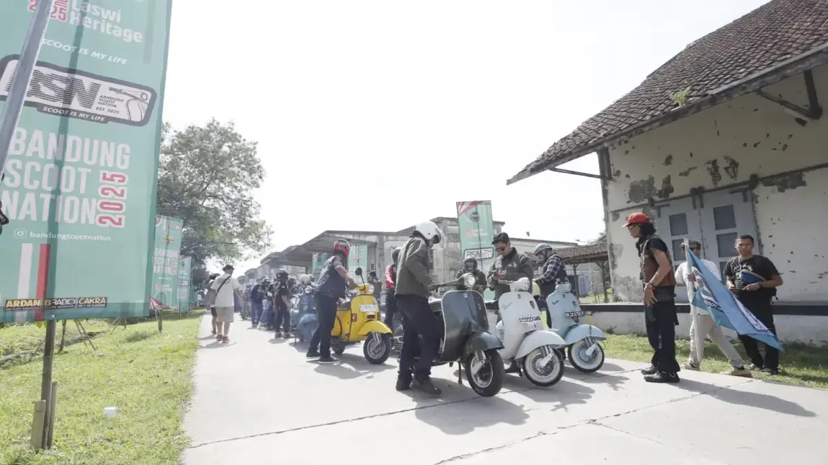 Puluhan komunitas scooter meriahkan Bandung Scoot Nation (BSN) 2025 yang berlangsung di Laswi Heritage