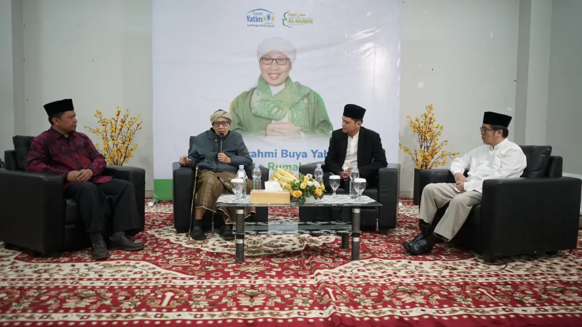 Buya Yahya Beri Nasihat dan Doa Penguatan Amanah pada Acara Silaturahmi di Kantor Pusat Rumah Yatim Buya Yahya Beri Nasihat dan Doa Penguatan Amanah pada Acara Silaturahmi di Kantor Pusat Rumah Yatim