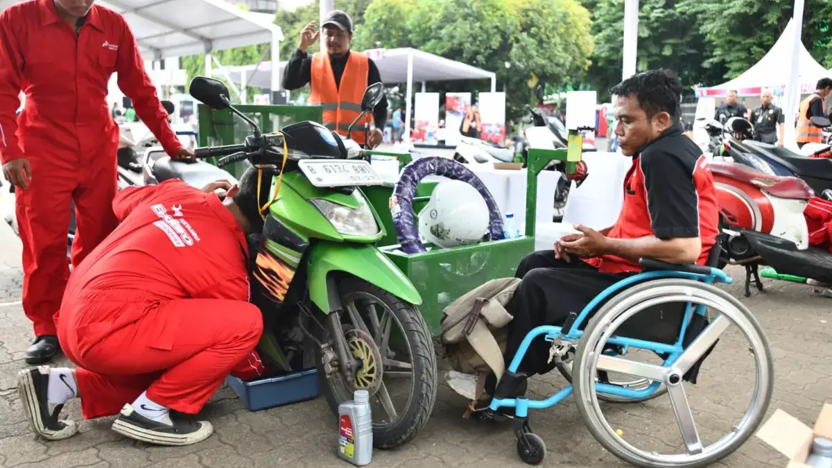 Pertamina Berbagi Hadirkan Senyum 6.000 Motoris Dapat Oli Gratis Pertamina Berbagi Hadirkan Senyum 6.000 Motoris Dapat Oli Gratis
